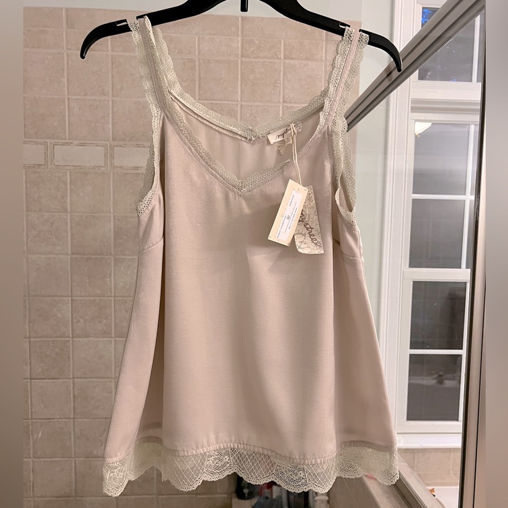 MYSTREE (NWT) Women’s Silky Soft With Lace Trim Top, V Neck in Size Small. Sexy!